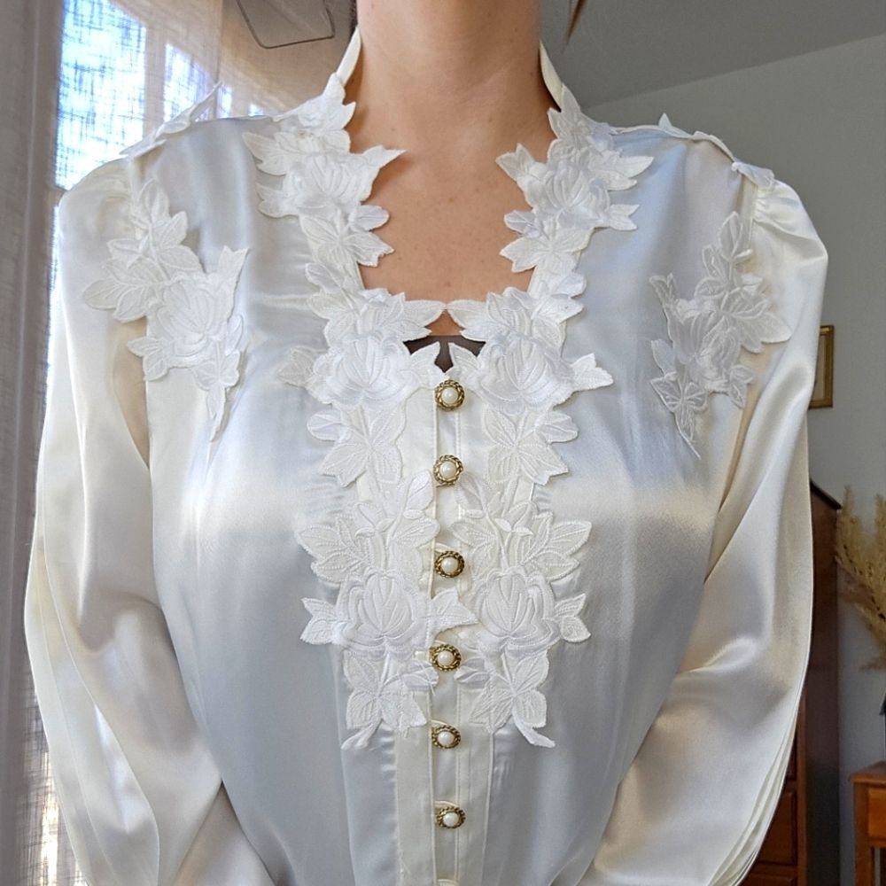 Vintage 70s White Floral Blouse